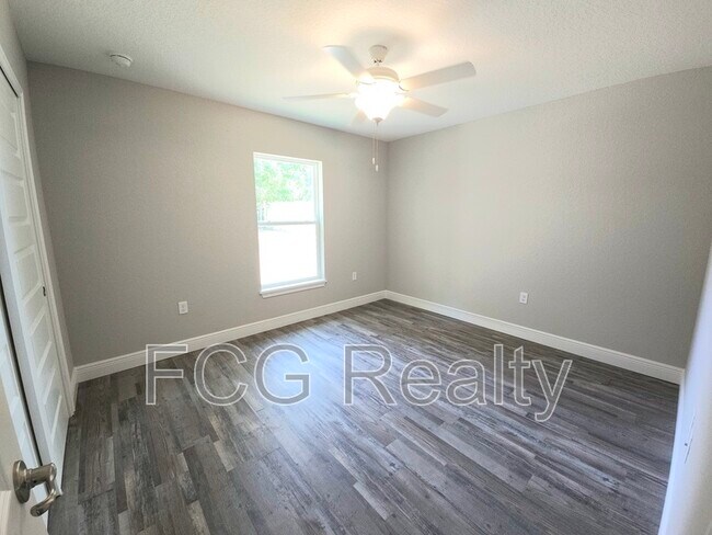 Building Photo - 51 Pecan Run Dr