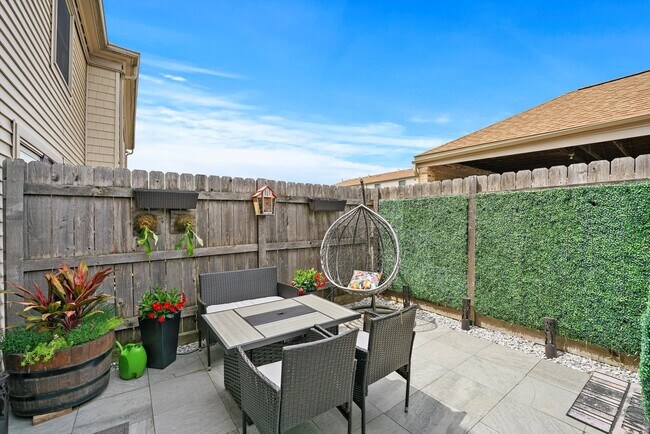 Building Photo - 1758 Sussex Walk