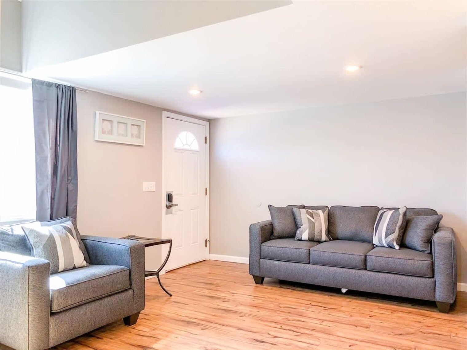 Building Photo - 5218 Beach Dr