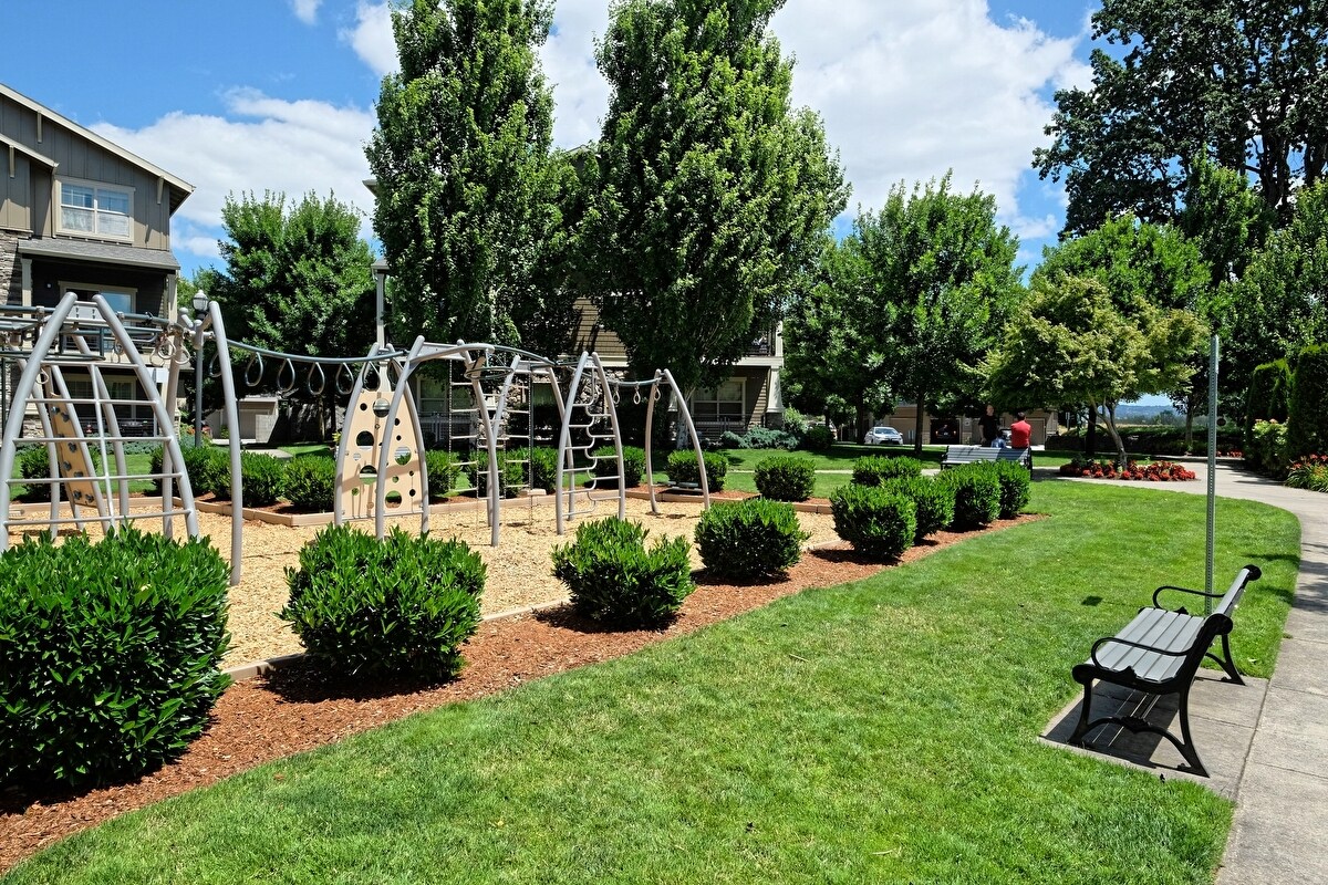 Building Photo - 618 NE Garswood Ln