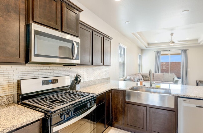 Building Photo - 2313 Melon Ridge Loop NE