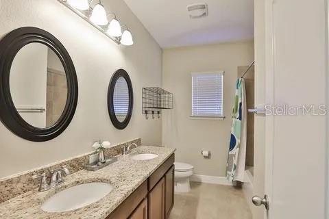 Building Photo - 7603 S De Soto St