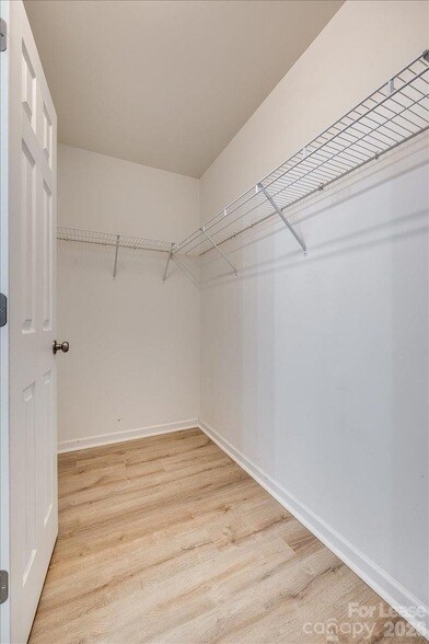 Building Photo - 2052 Shady Pond Dr