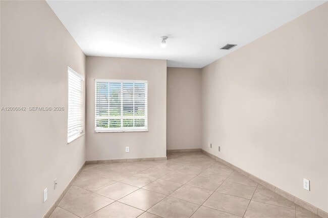 Building Photo - 1215 Balboa Ct