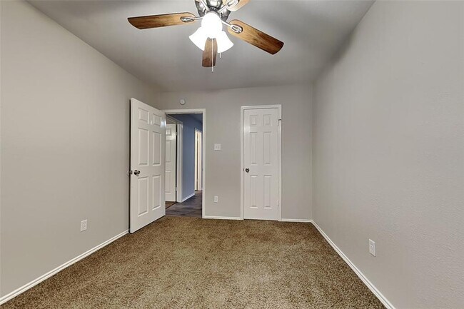 Building Photo - 16922 Colony Creek Dr