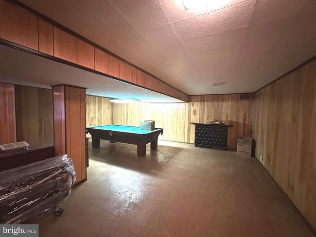 Building Photo - 4037 Olney Laytonsville Rd