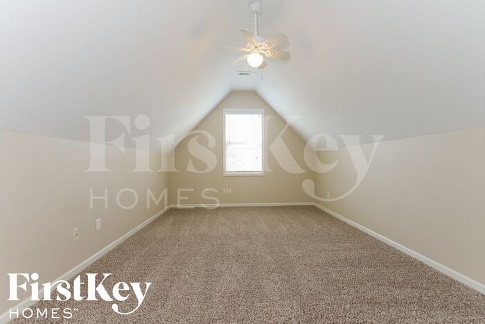 Building Photo - 711 Old Paint Rd