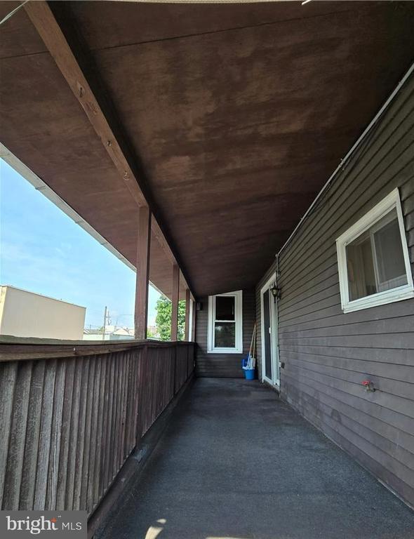 Building Photo - 632 Linden St