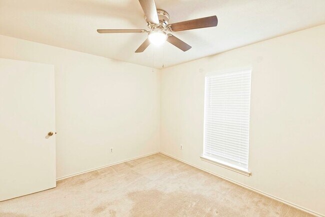Building Photo - 2116 Winterstone Dr