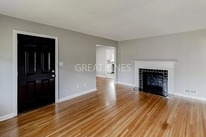 Building Photo - 855 78th St S