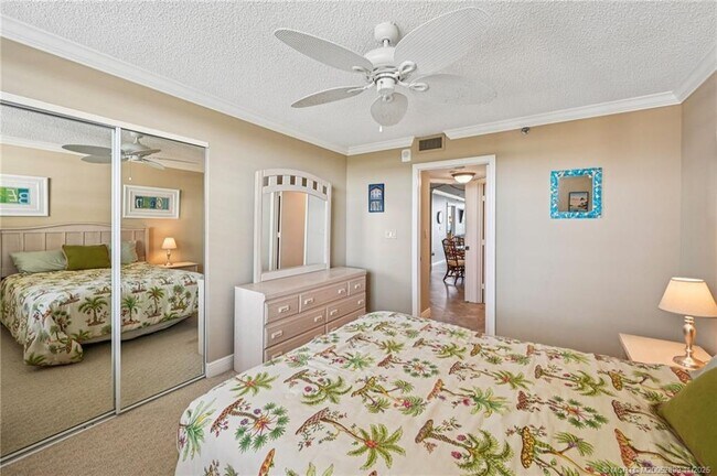 Building Photo - 8880 S Ocean Dr