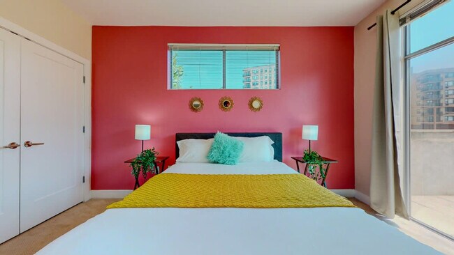 Building Photo - 573 Bedford St