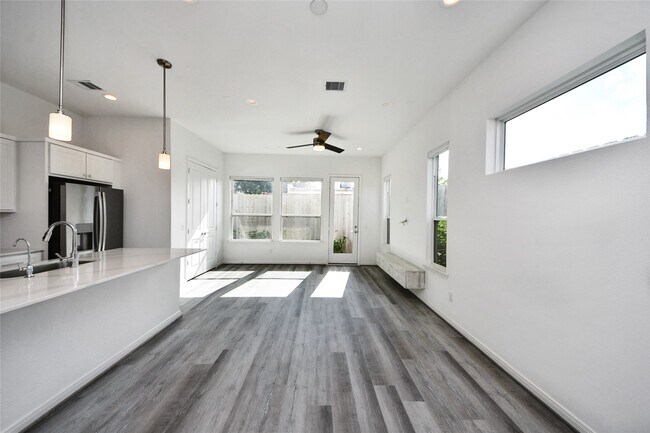 Building Photo - 1524 Ojeman Rd
