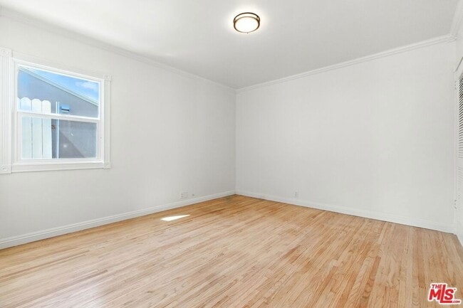 Building Photo - 4640 Laurelgrove Ave