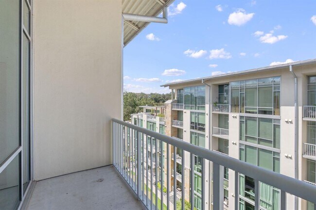 Building Photo - 1600 Barton Springs Rd