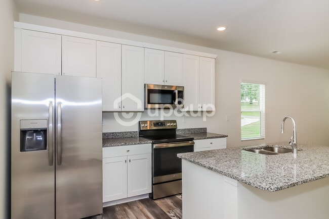 Building Photo - Fantastic 3bd/3ba home! Let yourself in!