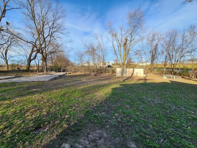 Building Photo - 7642 SW Regional Airport Blvd