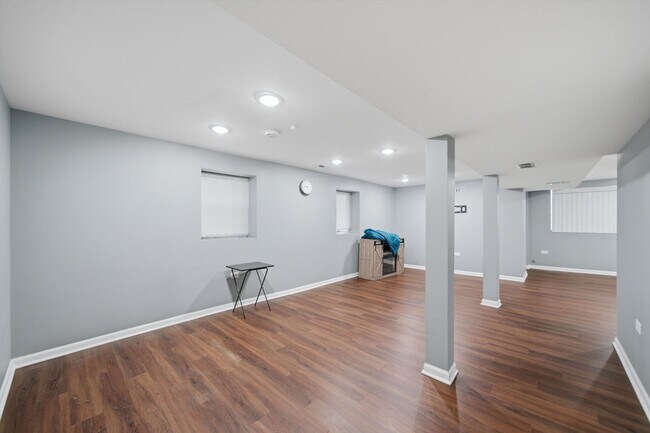 Building Photo - 2240 Highland Ave