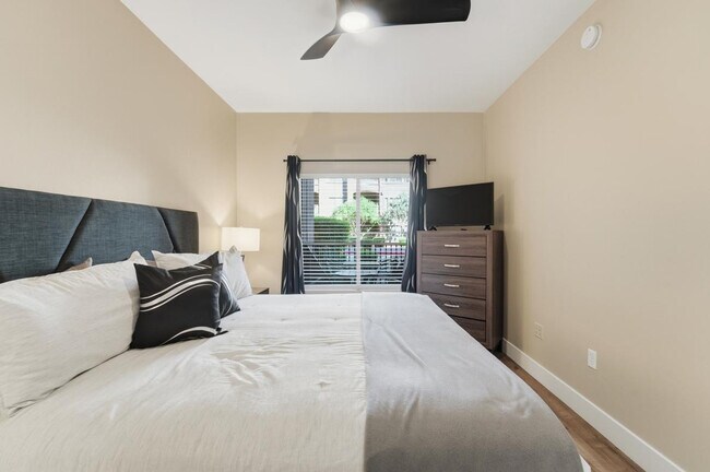 Building Photo - 5450 E Deer Valley Dr