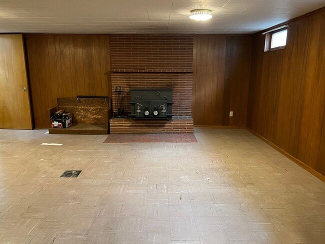 Building Photo - 3728 W Delbert Ave