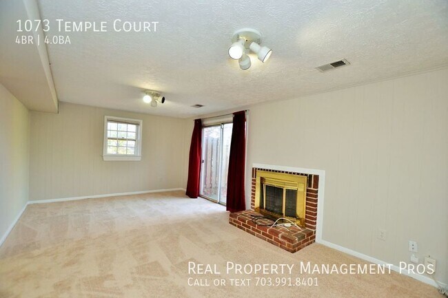 Building Photo - 1073 Temple Ct