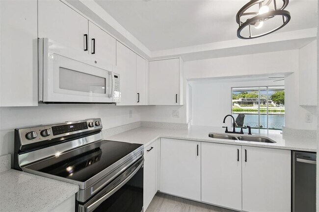 Building Photo - 3513 Landale Dr
