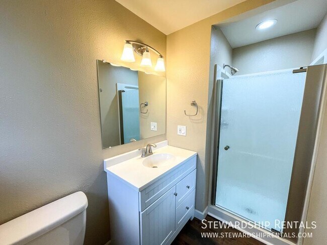 Building Photo - 3620 SE 36th Cir