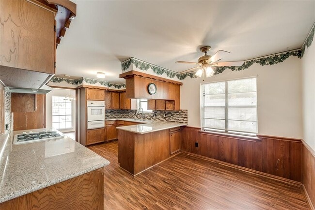 Building Photo - 6310 Ash Oak Dr