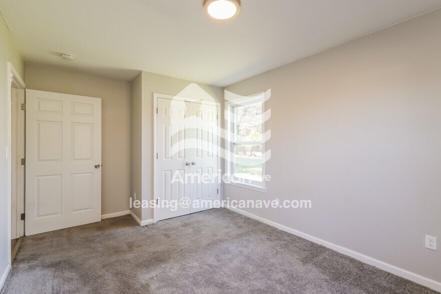 Building Photo - 2218 W Madison St