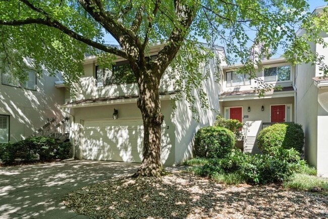 Building Photo - 3 Gilbert Trail NE