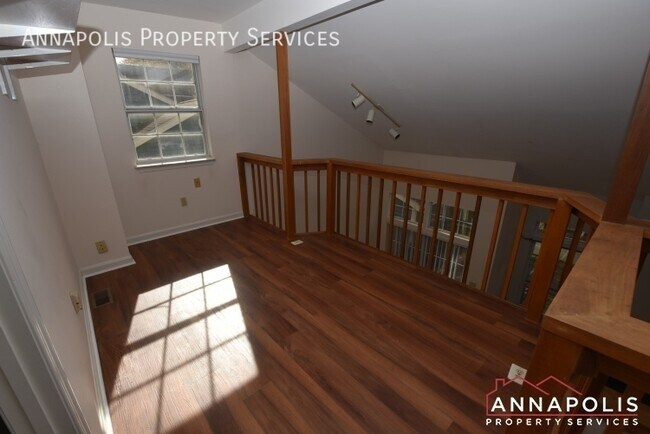 Building Photo - 962 Yachtsman Way