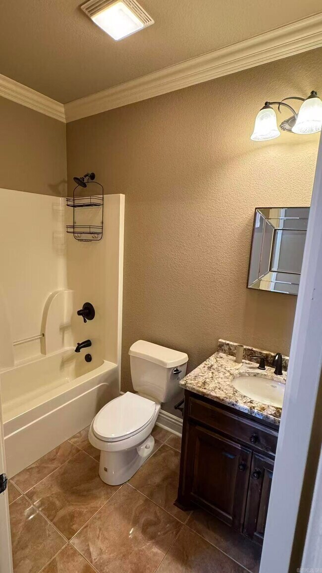 Building Photo - 121 Cabanel Dr