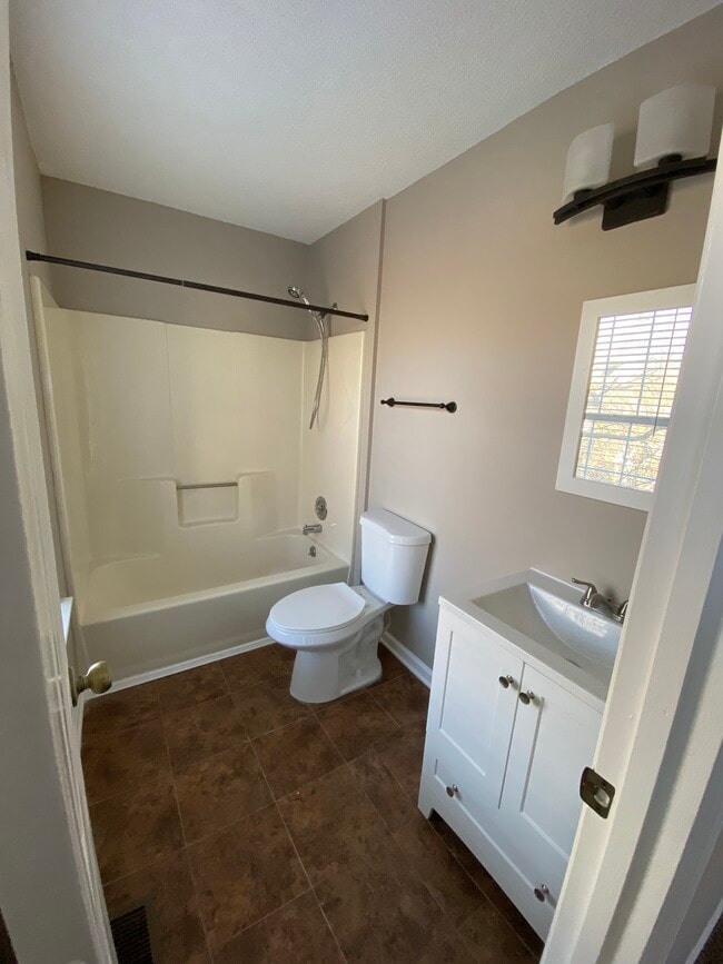 Building Photo - 1656 Grist Mill Dr