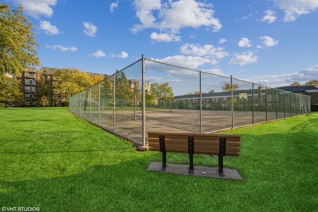 Building Photo - 10353 Dearlove Rd