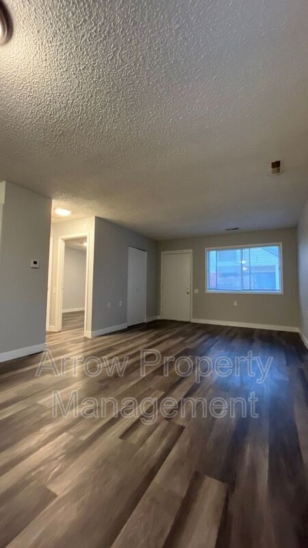 Building Photo - 11141 N 137th St