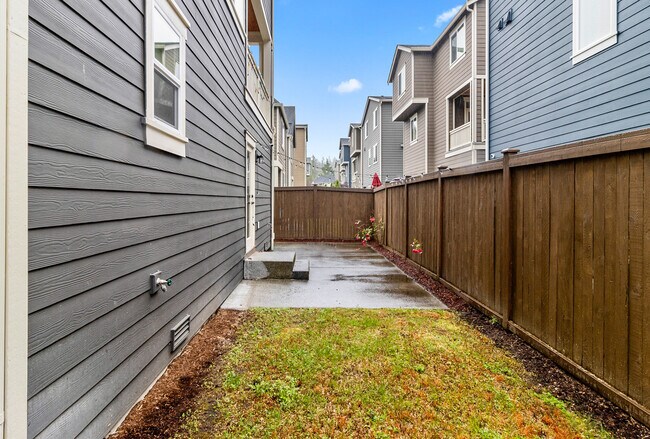 Building Photo - 18617 45th Dr SE