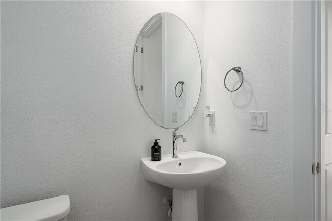 Building Photo - 8210 Golden Bch Ct