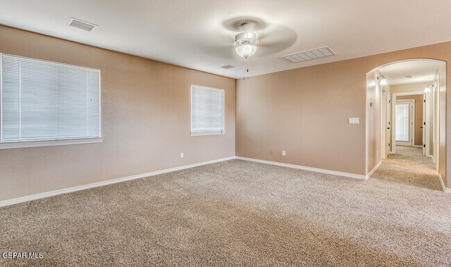 Building Photo - 14313 S Cave Ave