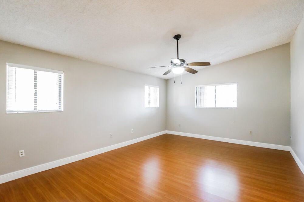 Building Photo - 10445 SW 158th Pl