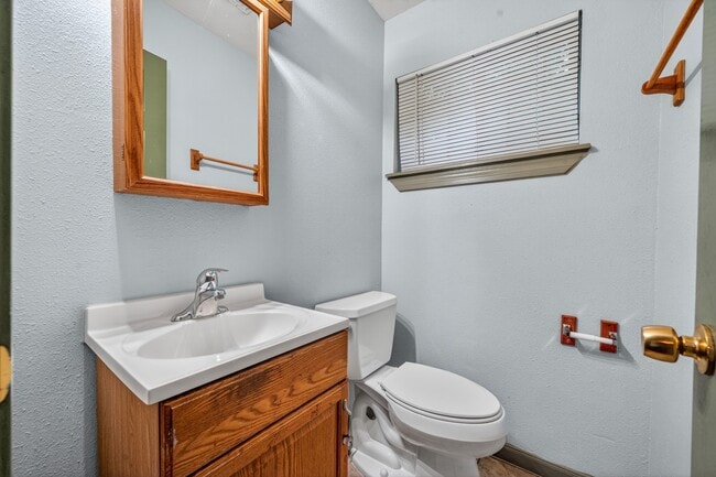 Building Photo - 5725 Melanite Ave