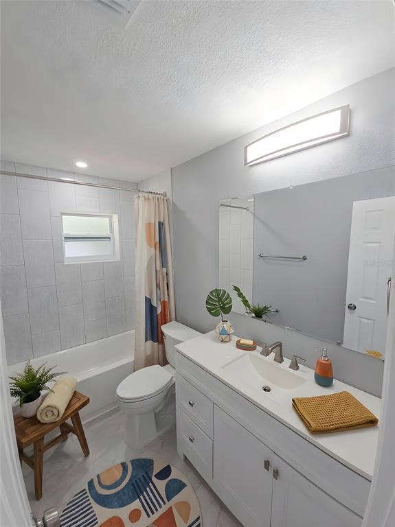 Building Photo - 2941 Shore Dr