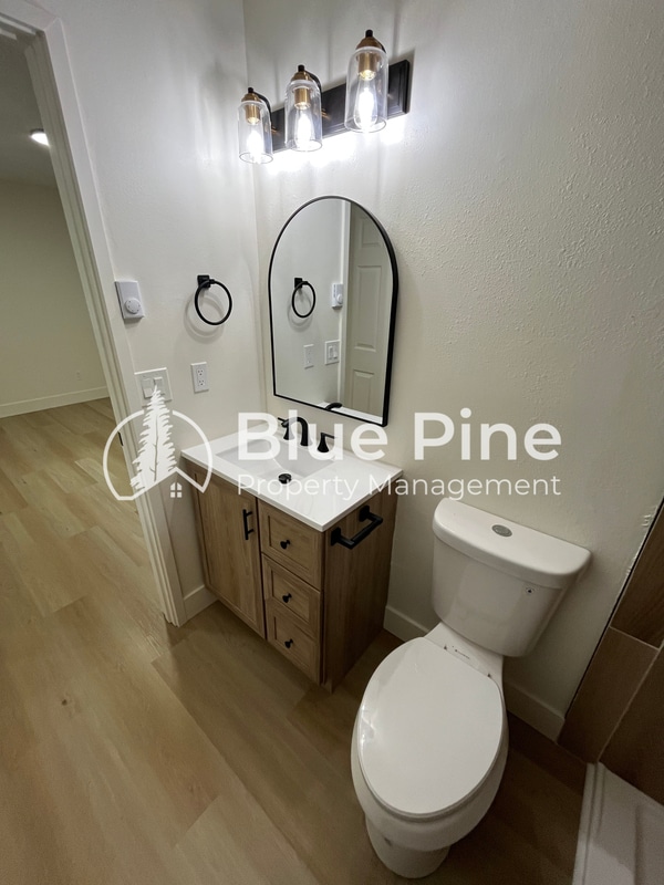 Building Photo - 3095 Disney Dr