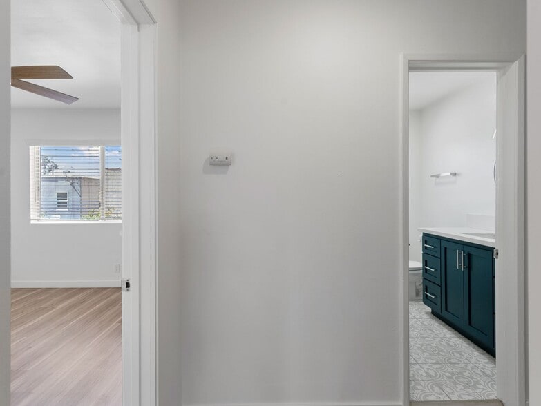 Building Photo - 936 Cedar Ave