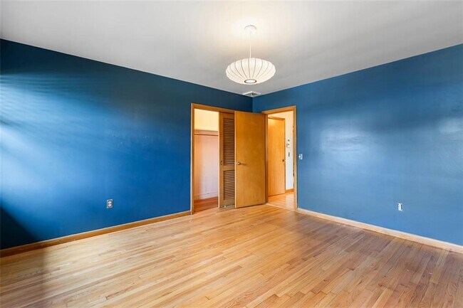 Building Photo - 2 Wardlaw Ct