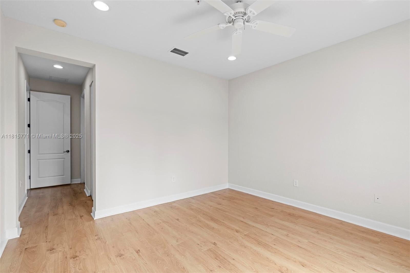 Building Photo - 419 SW 147th Ave