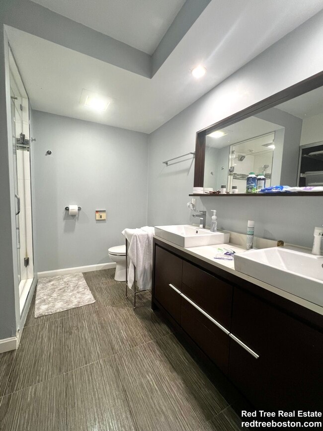 Building Photo - 57 Broadlawn Park