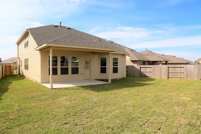 Building Photo - 8139 Fairfield Mnr Wy