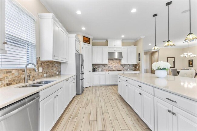 Building Photo - 4622 Benito Ct