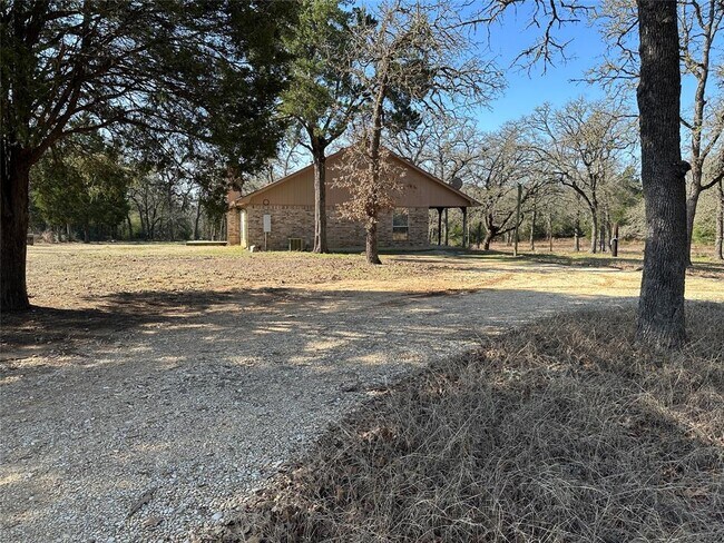 Building Photo - 1047 Private Rd 3022