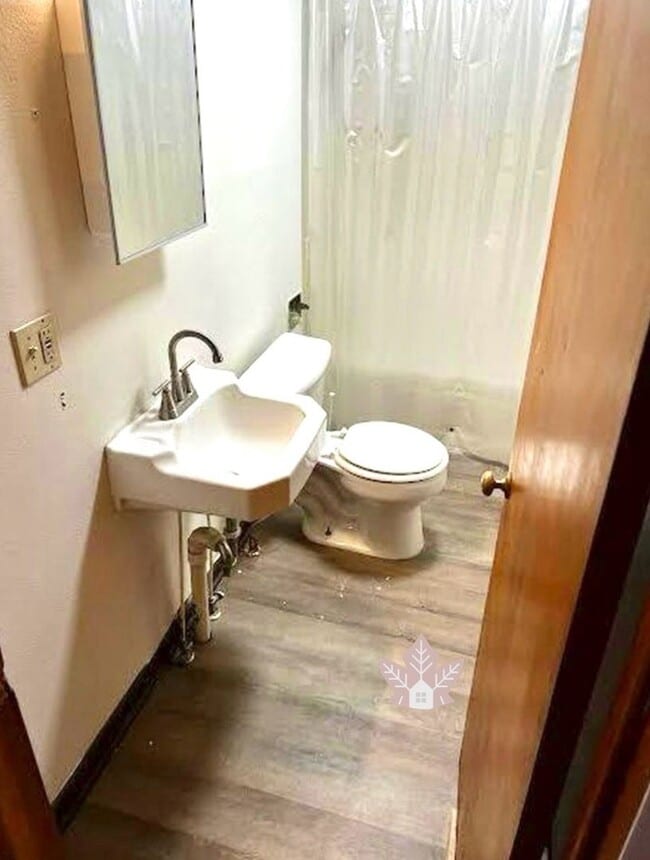 Building Photo - Peaceful 1-Bedroom Retreat with Private Yard